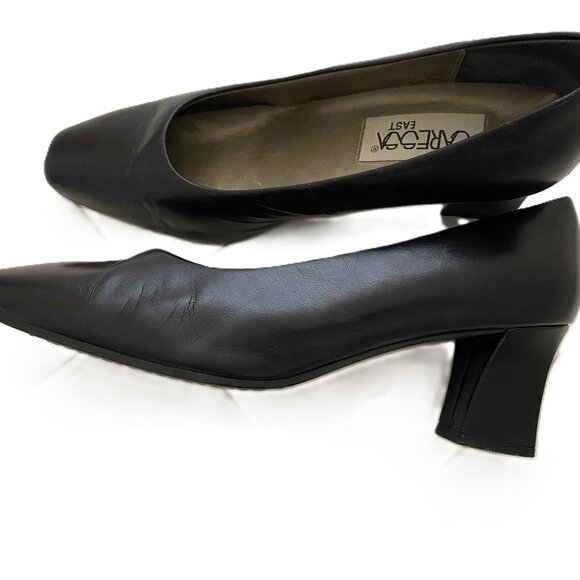 Caressa East Black Leather Pumps - Picture 3 of 6